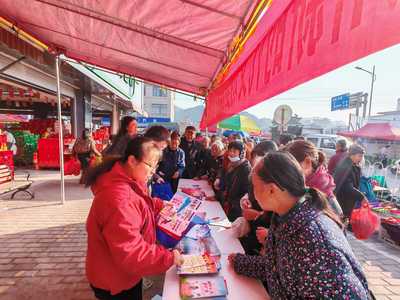 基長(zhǎng)鎮(zhèn)普法進(jìn)集市 法律‘干貨’惠萬家，社會(huì)經(jīng)濟(jì)咨詢助力民生